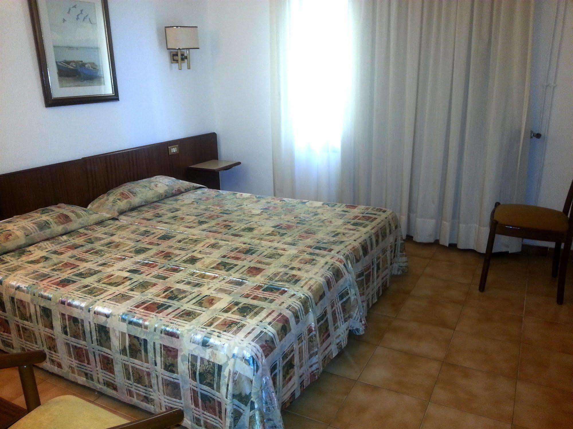 Hotel Del Sol 3*